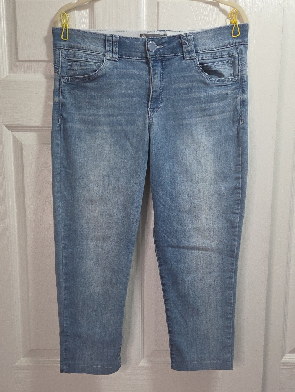 Democracy Light Blue Cropped Stretch Jeans